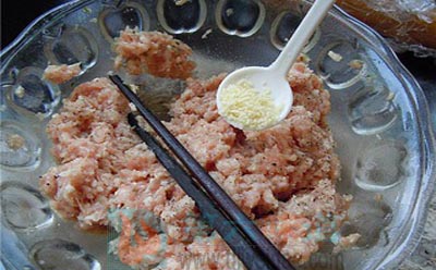  黑椒蜜汁猪肉铺的做法步骤5